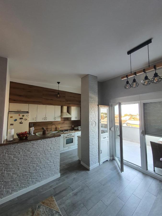 Apartment Sara Umag Ngoại thất bức ảnh